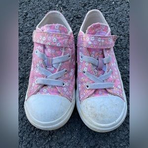 converse toddler shoes (size toddler 10)